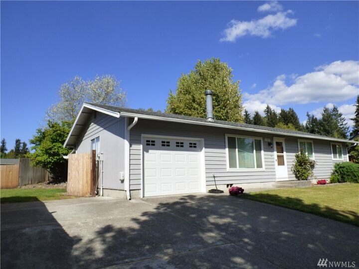 Property Photo:  2611 27th Av Ct SE  WA 98374 