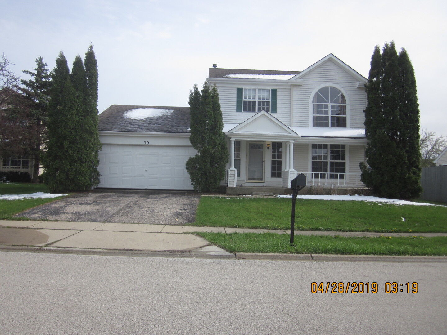 Property Photo:  39 Harrison Lane  IL 60107 