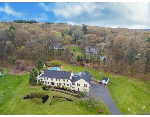 Property Photo: 8 Sturbridge Dr MA 01824