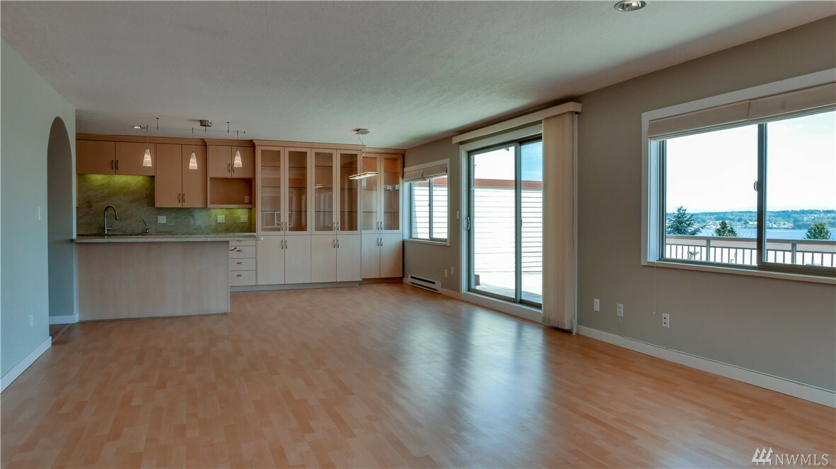 Property Photo:  3820 NE 155th Place 502  WA 98155 