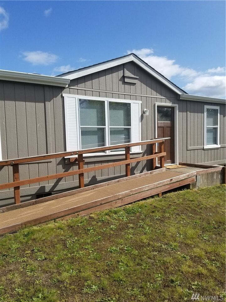 Property Photo:  103 Rosemary St  WA 98584 