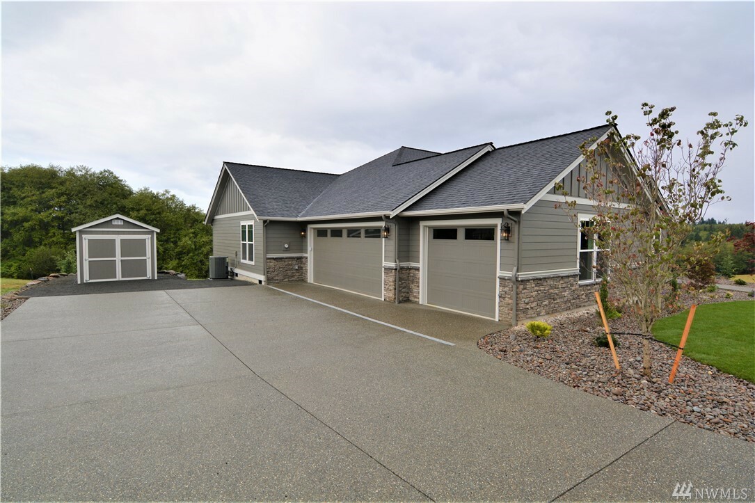 Property Photo:  137 Strawberry Lane  WA 98632 