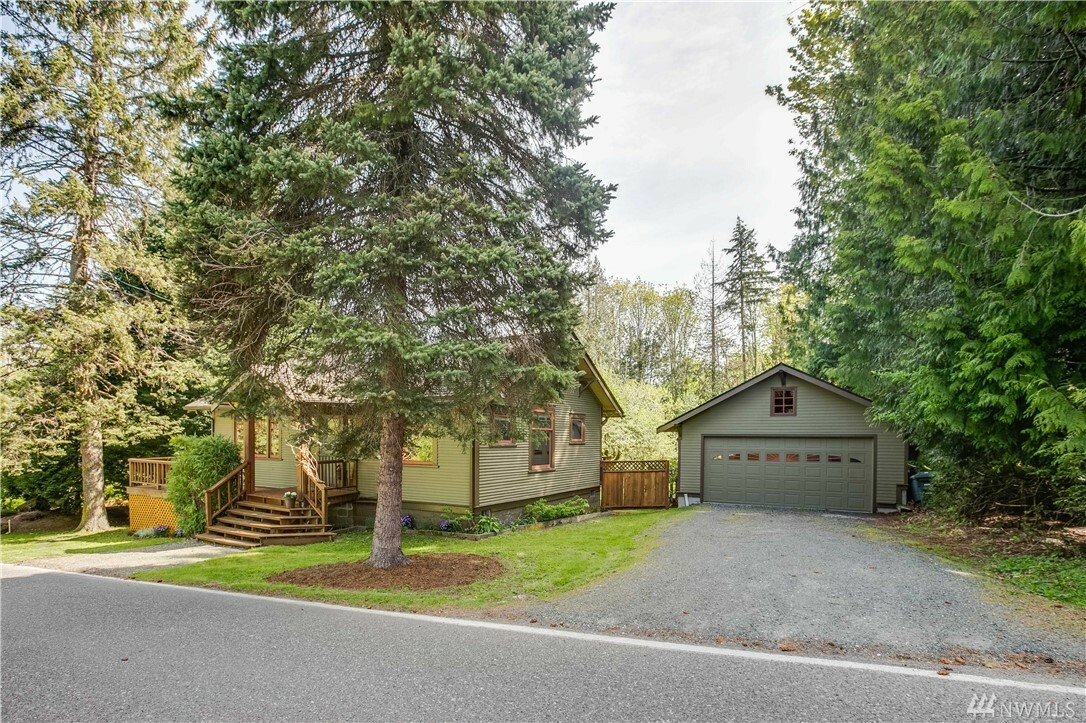 Property Photo:  1106 Lakeview  WA 98229 