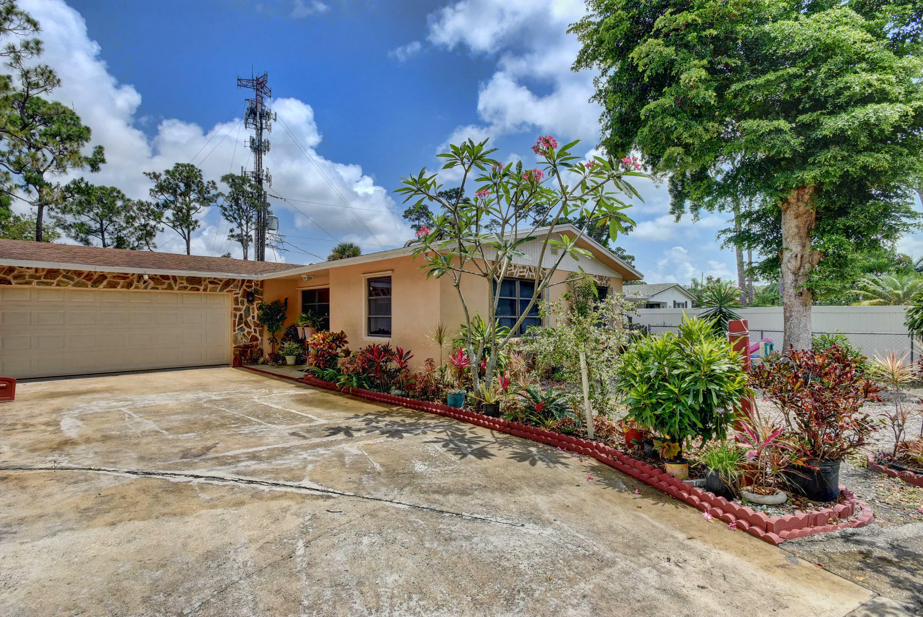 Property Photo: 4617 Dow Lane FL 33463