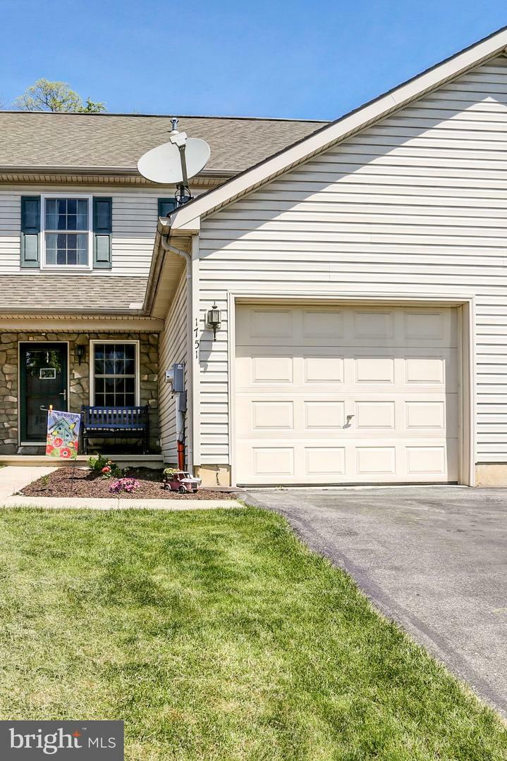 Property Photo:  1751 Lakeside Drive  PA 17057 