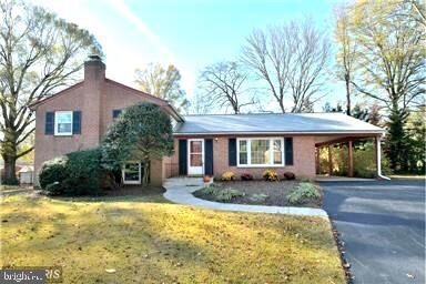 Property Photo: 2219 Traies Court VA 22306