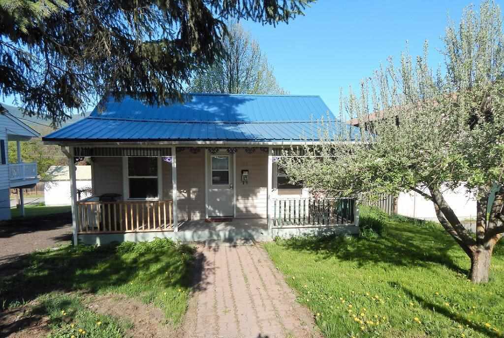 Property Photo:  308 S Hofstetter St  WA 99114 