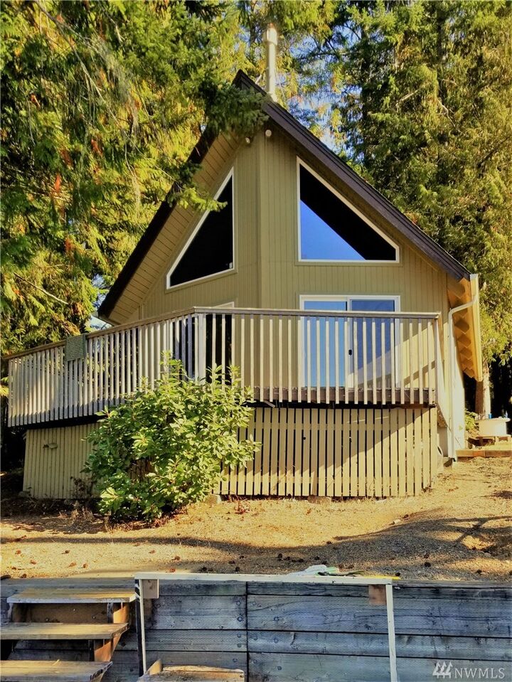 House for sale in Shelton 391 W Nahwatzel Beach Dr, Shelton, WA 98584