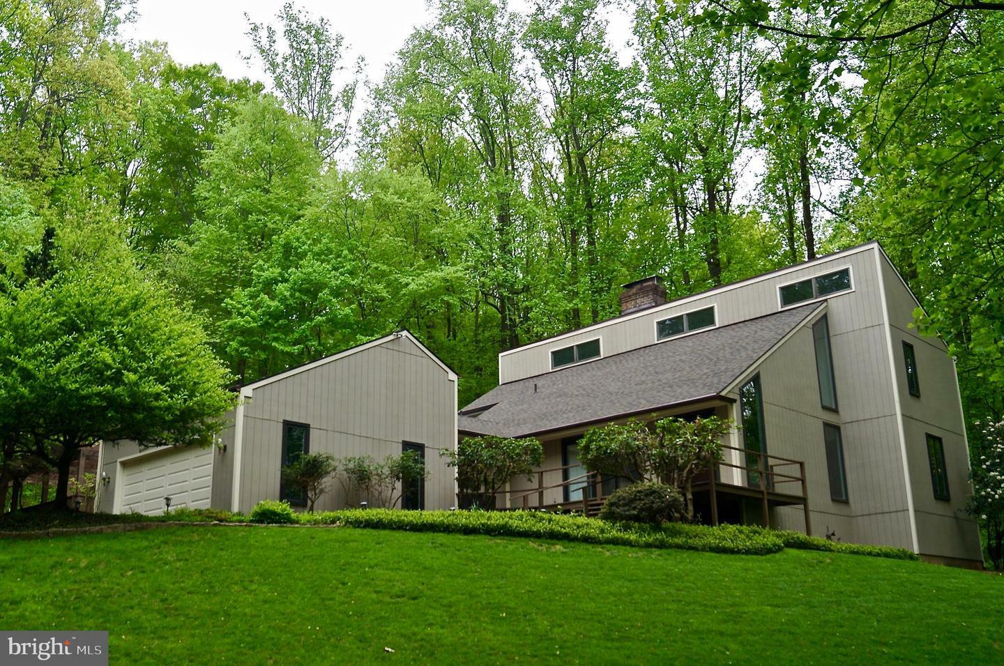 Property Photo: 1259 Eagle Road PA 18938