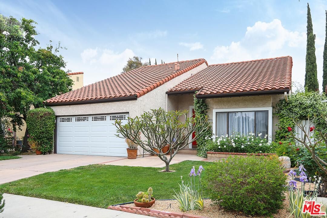 Property Photo:  6936 Loma Verde Ave  CA 91303 