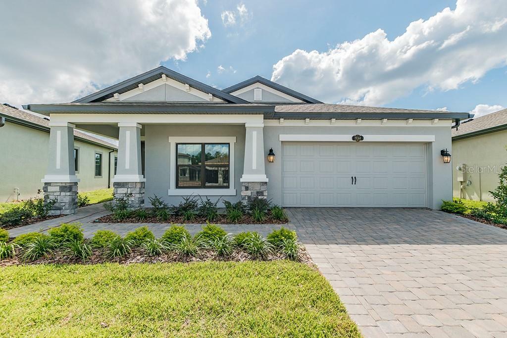 Property Photo: 19564 Leonard Road FL 33558