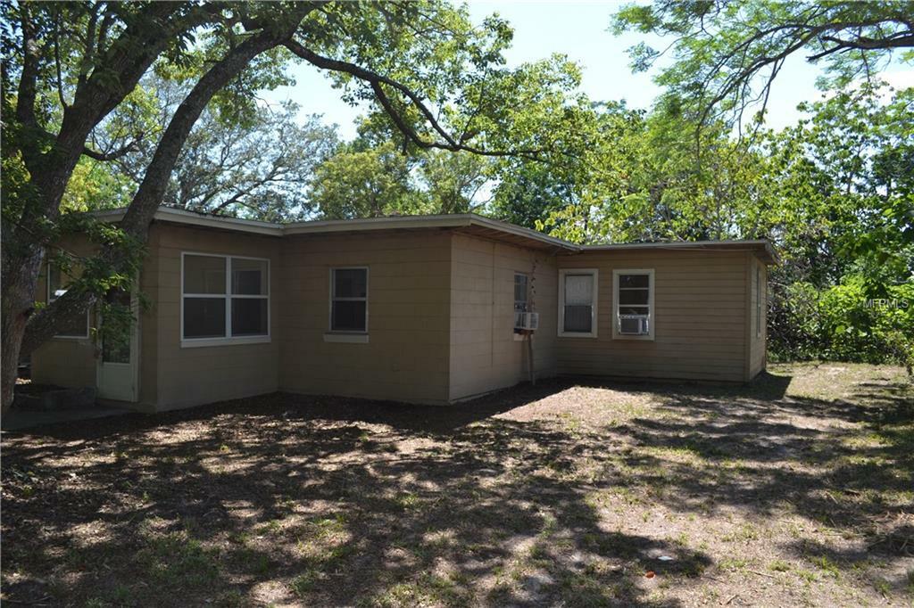 Property Photo:  104 N Lancelot Avenue  FL 32835 