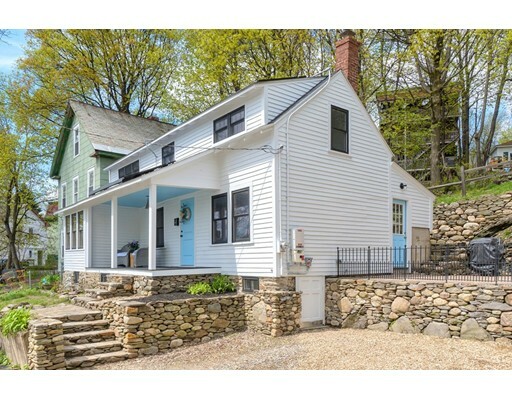 Property Photo: 4 Highland Ct MA 01420