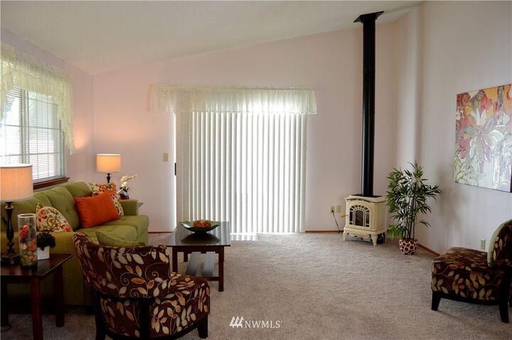 Property Photo:  536 Malibu Drive SE  WA 98503 