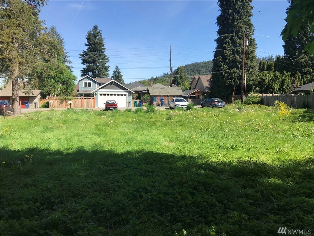 Property Photo:  309 SE Croston Lane  WA 98027 