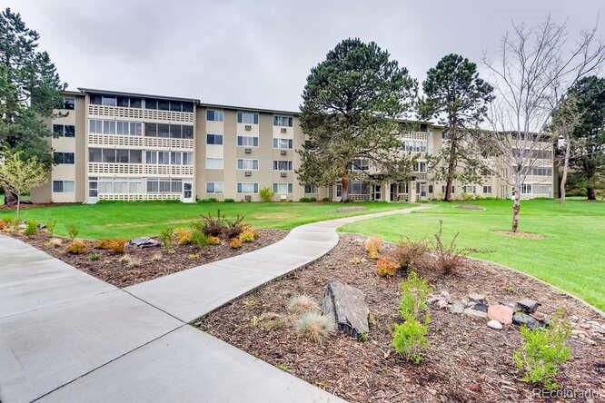 Property Photo: 725 S Alton Way 12D CO 80247