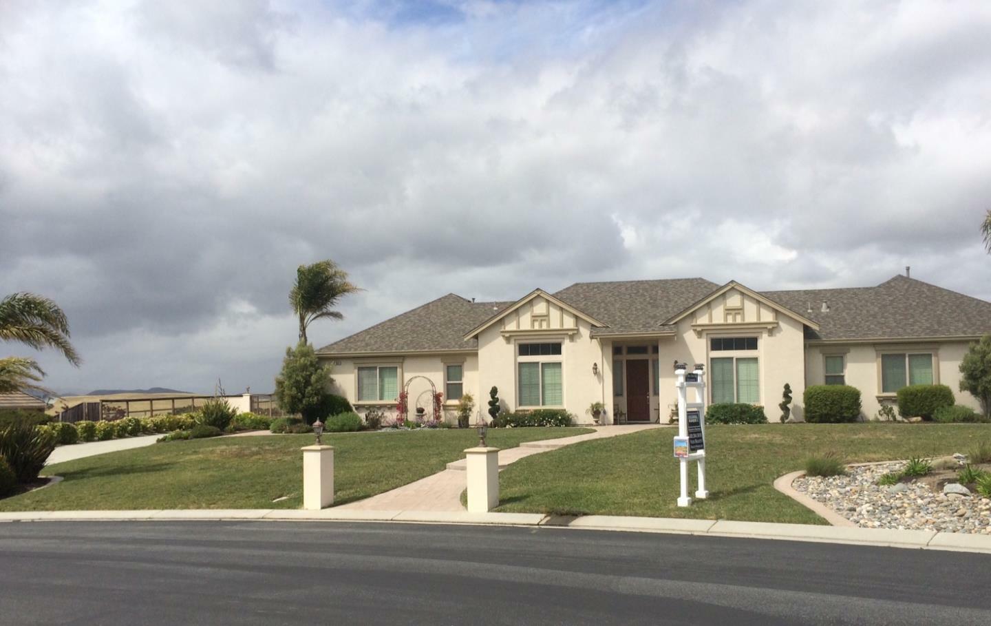 Property Photo: 956 Calle Cruz CA 95045