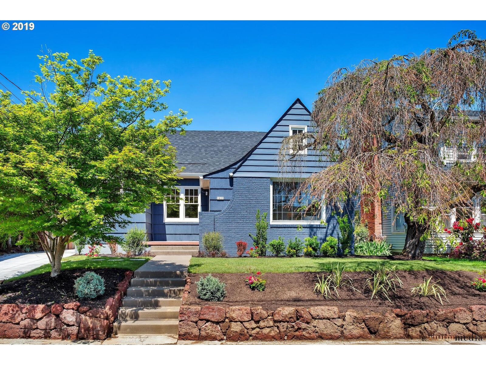 Property Photo: 2825 NE Schuyler St OR 97212
