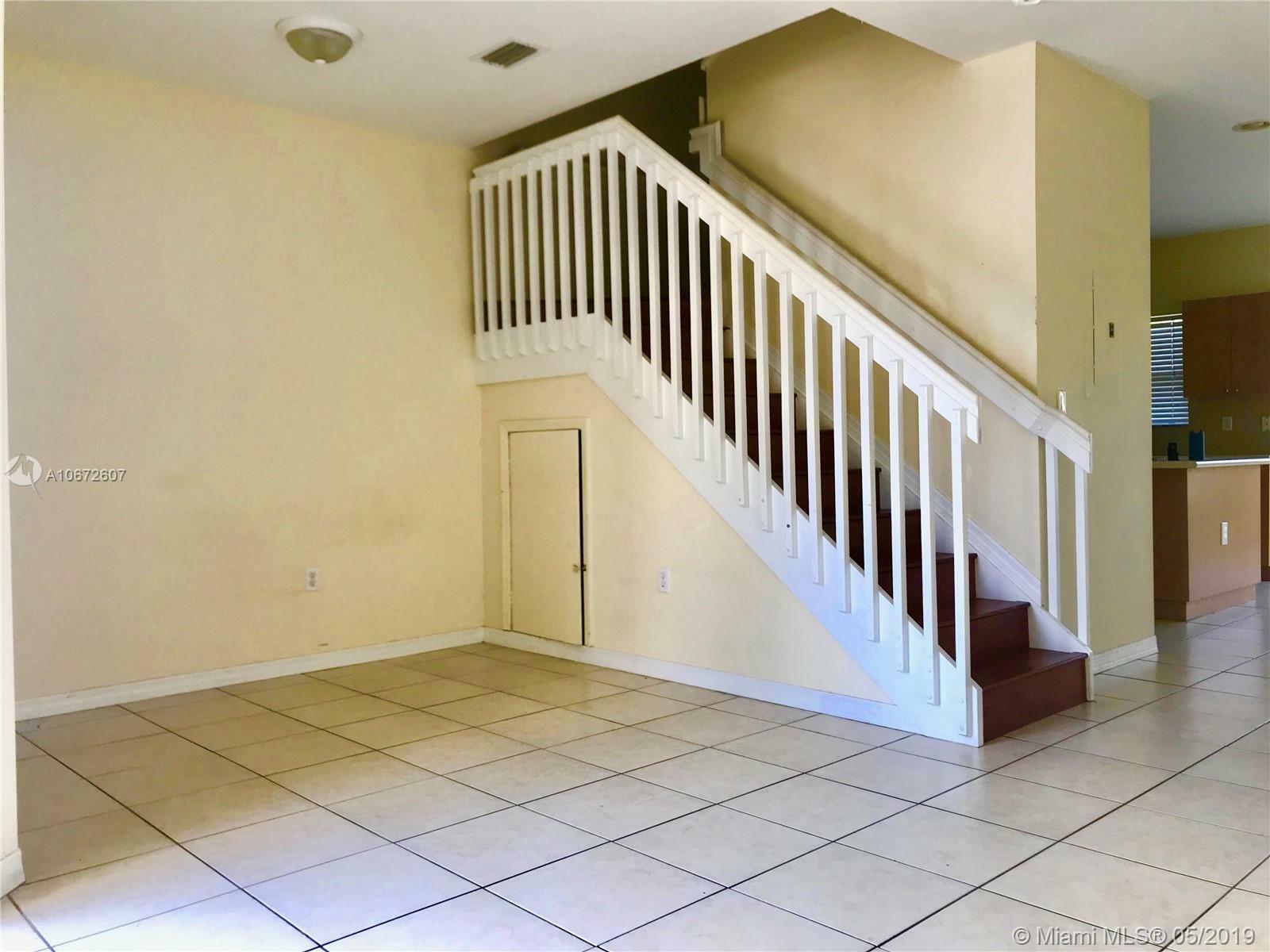 Property Photo:  1504 SE 31st Ct  FL 33035 