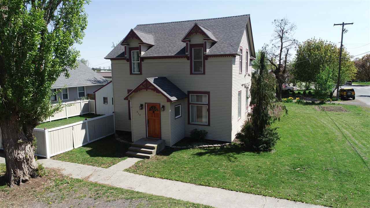 Property Photo: 619 Main St WA 99122