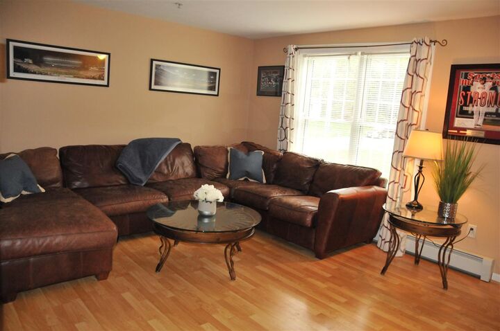 Property Photo:  6 Eastwood Way 6  NH 03109 