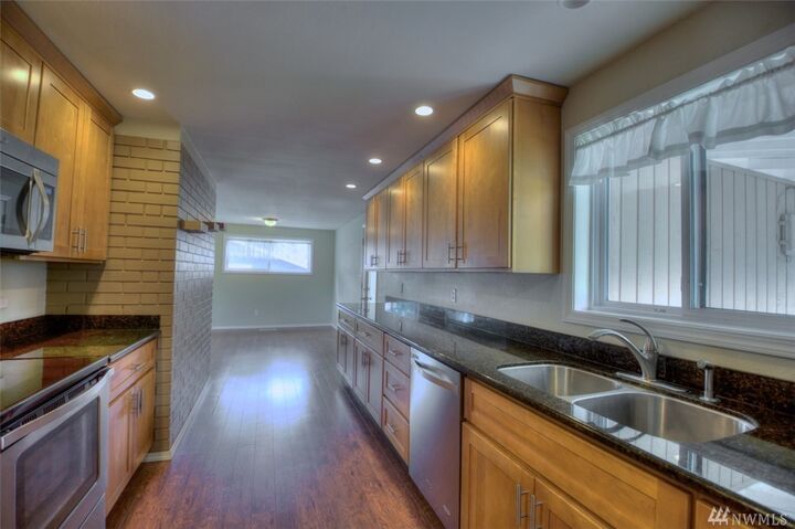 Property Photo:  1313 Neil St NE  WA 98516 