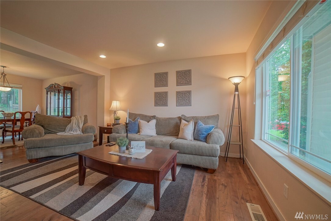 Property Photo: 5707 S 294th Place WA 98001