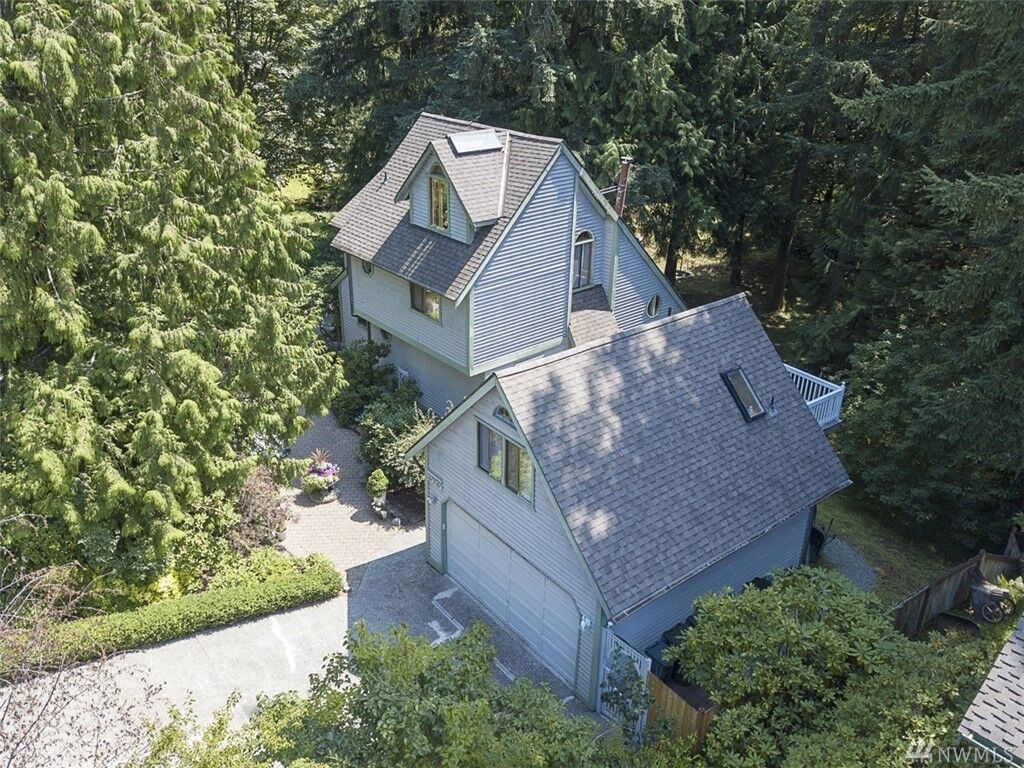 Property Photo:  21721 SE 35th Street  WA 98075 