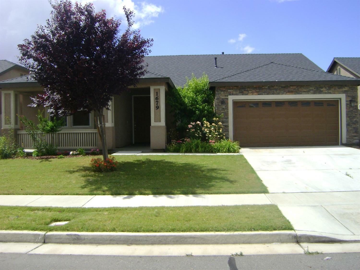 1679 Hermosa Avenue  Tulare CA 93274 photo