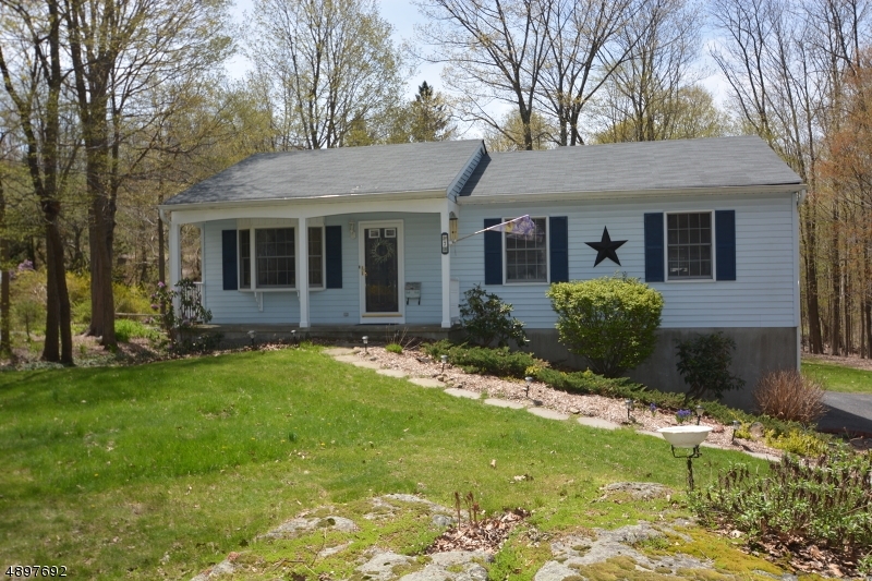 Property Photo:  7 Fall Dr  NJ 07460 