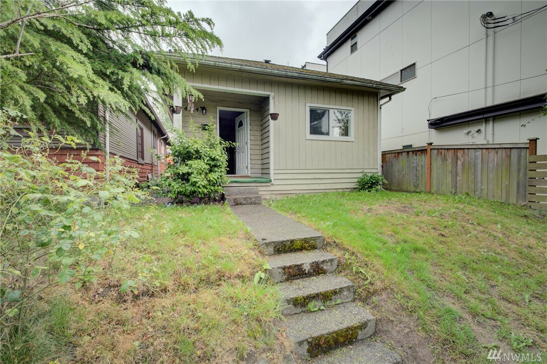 Property Photo:  4144 25th Ave SW  WA 98106 