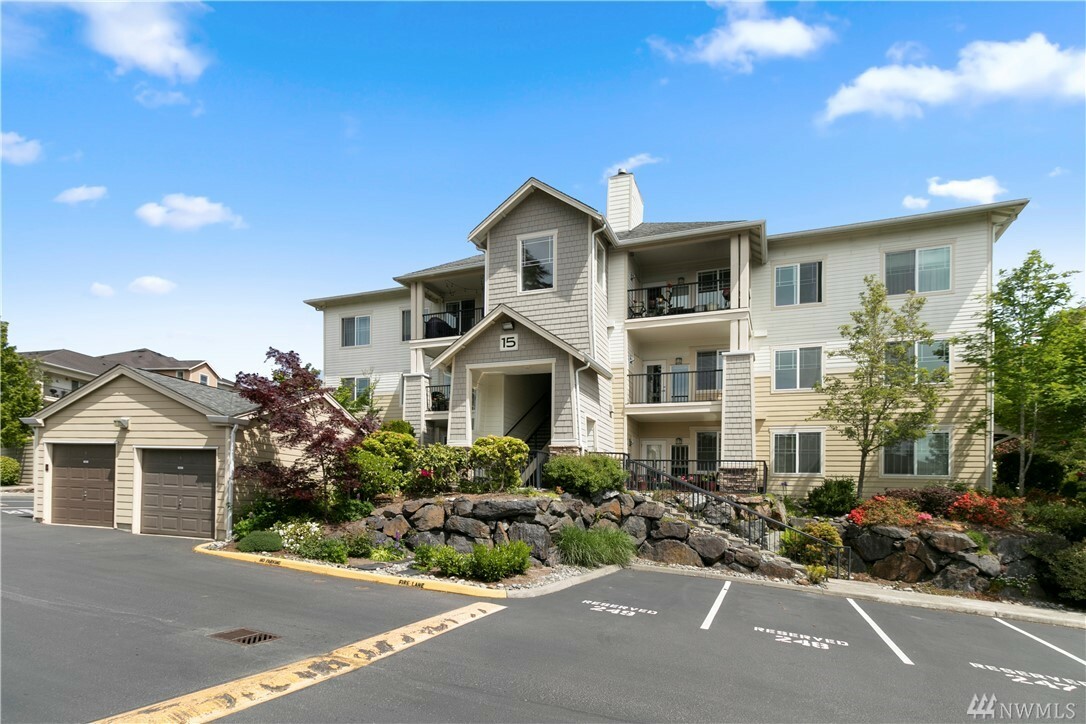 Property Photo: 15026 40th Ave W 15203 WA 98087