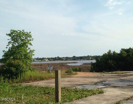 Property Photo:  1937 Bayside Drive  MS 39532 