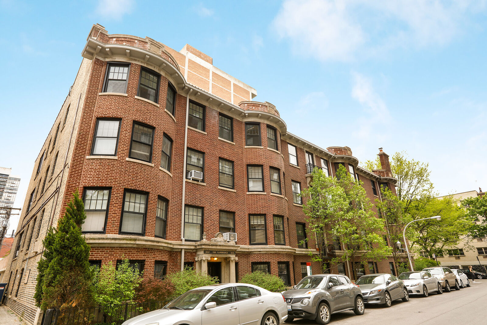 Property Photo:  3147 N Cambridge Avenue 3N  IL 60657 