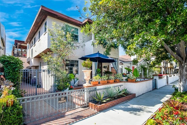 Property Photo: 43 Park Avenue CA 90803