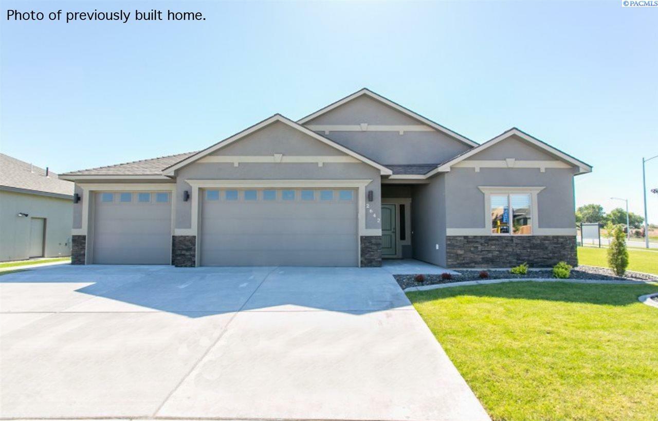 Property Photo:  2728 Walking Stick Ave  WA 99354 