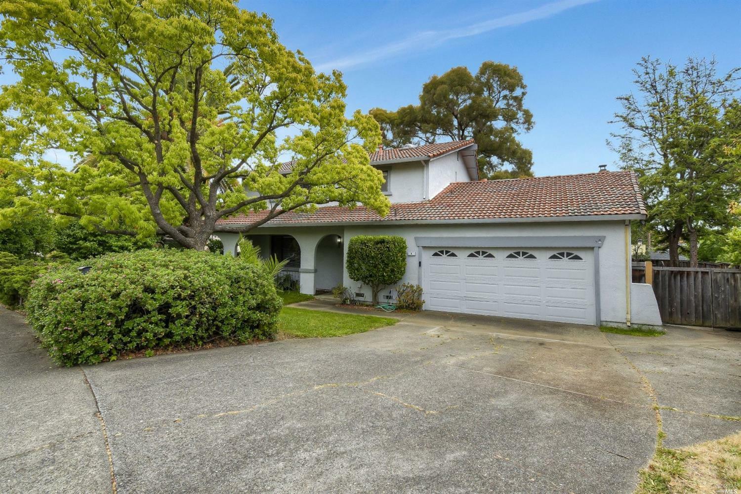 Property Photo:  8 Reichert Court  CA 94945 