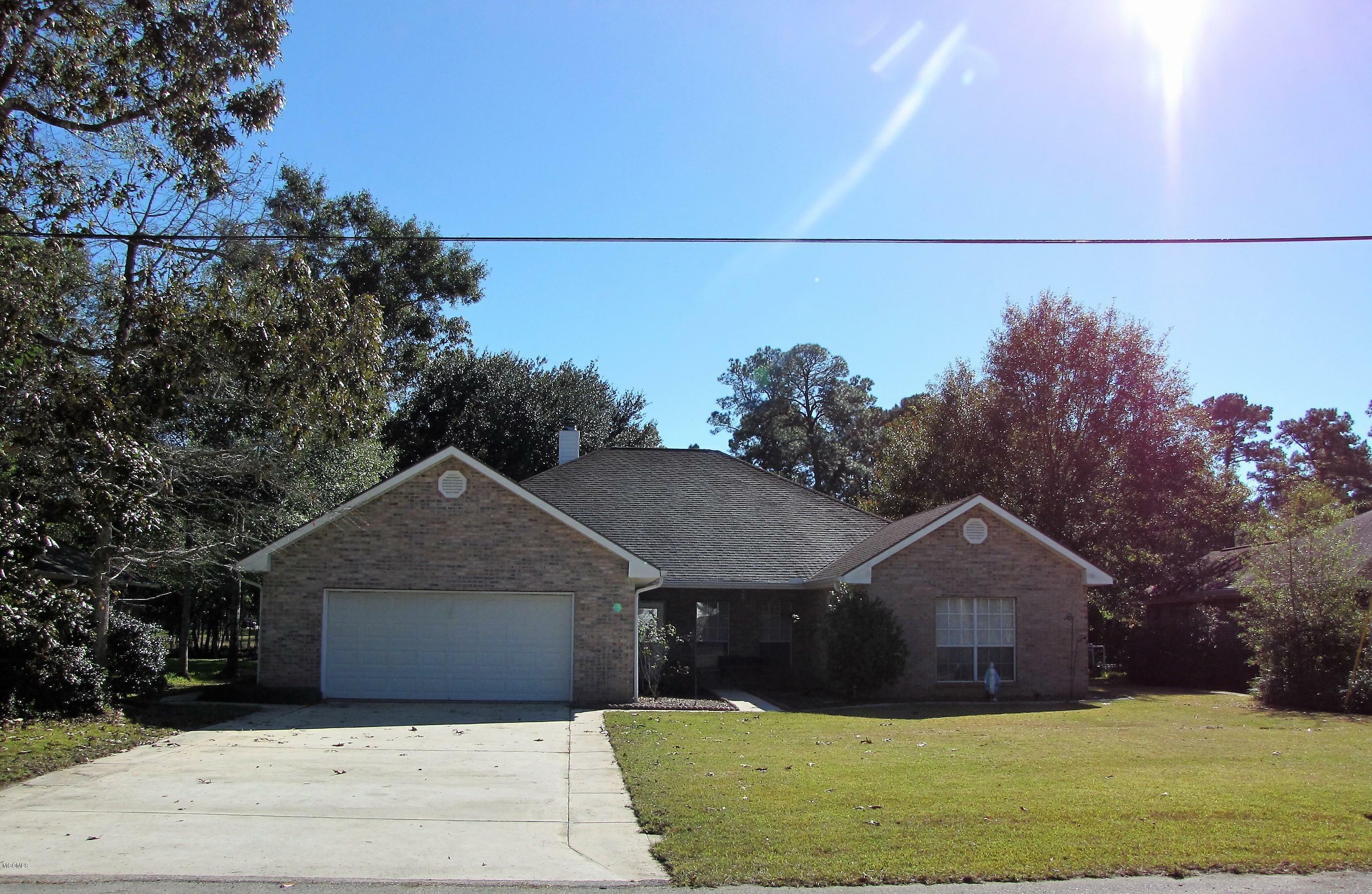 Property Photo:  74607 Diamondhead Drive North  MS 39525 