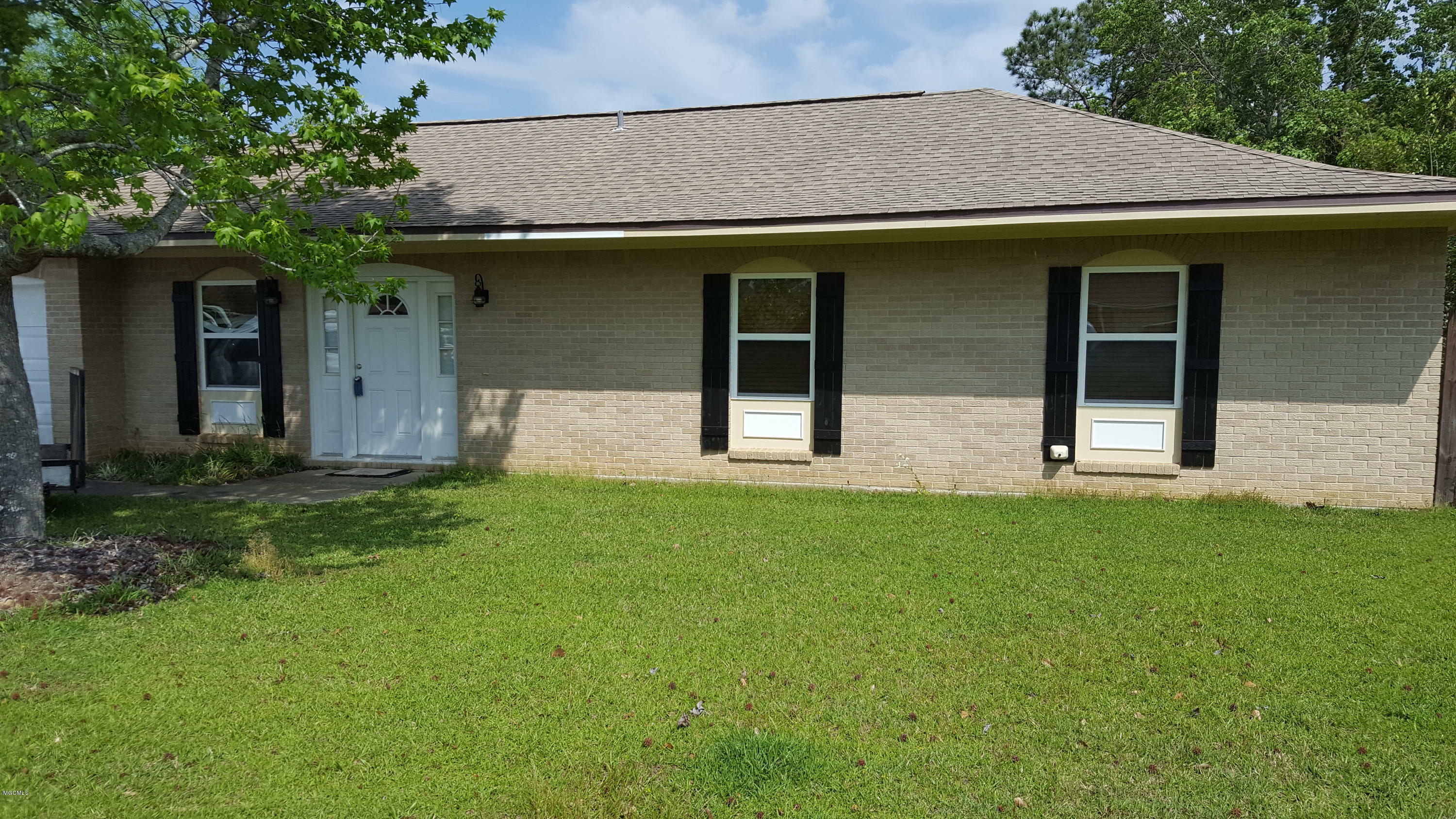 Property Photo:  902 Sycamore Drive  MS 39503 