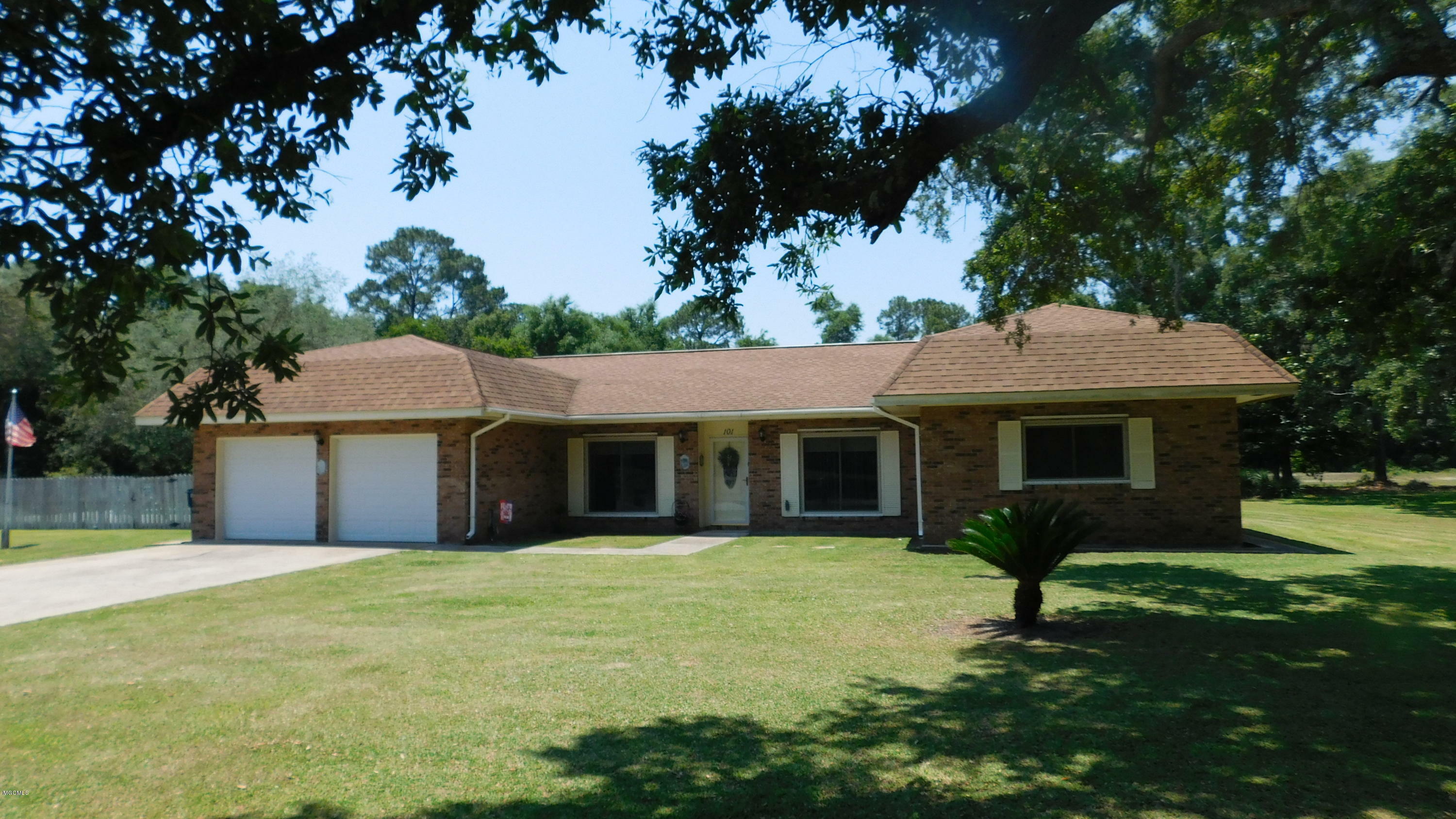 Property Photo:  101 St Andrews Drive  MS 39564 