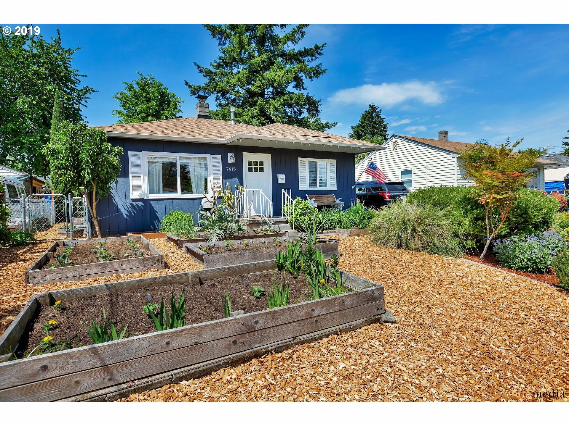 Property Photo:  7415 SE 86th Ave  OR 97266 
