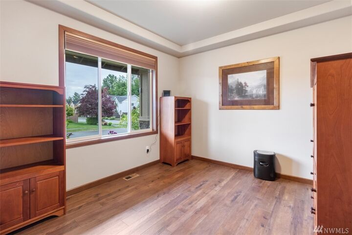 Property Photo:  20224 194th Ave E  WA 98360 