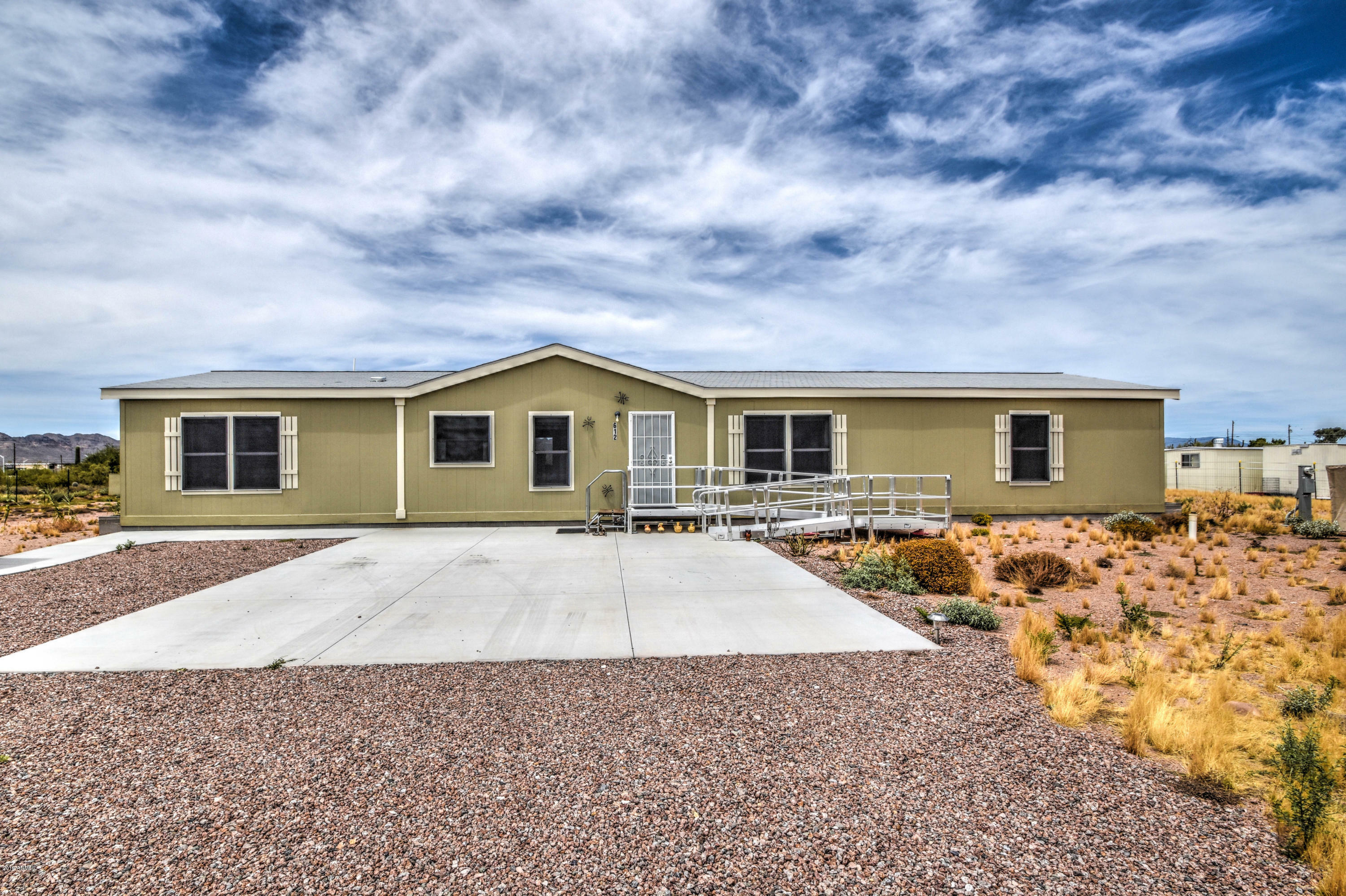 Property Photo:  612 E Scenic Street  AZ 85119 