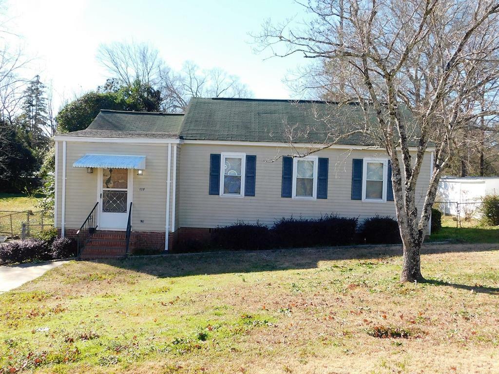 Property Photo:  609 Arnall Street  GA 30824 