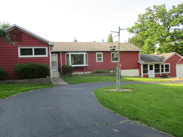 Property Photo: 38W390 Il Route 64 IL 60175