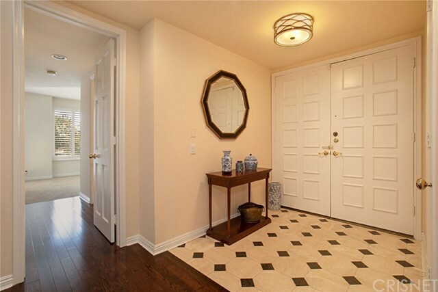 Property Photo:  4774 Park Encino Lane 306  CA 91436 