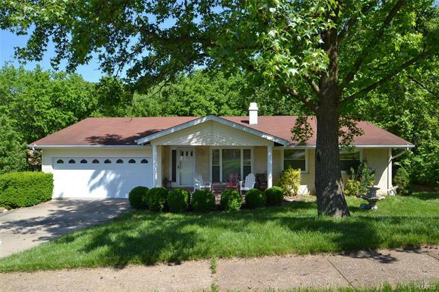 Property Photo: 1689 Somerset Ridge 63026