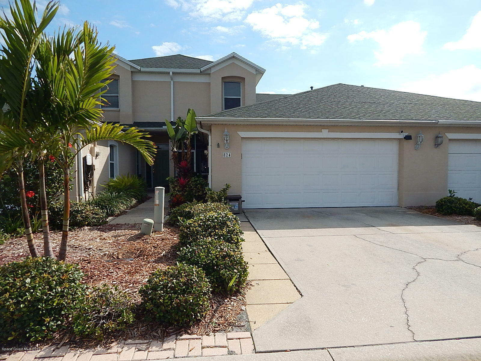 Property Photo:  824 Veronica Court  FL 32937 