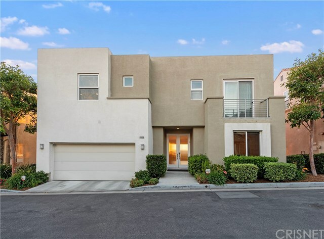 Property Photo:  5703 Como Circle  CA 91367 