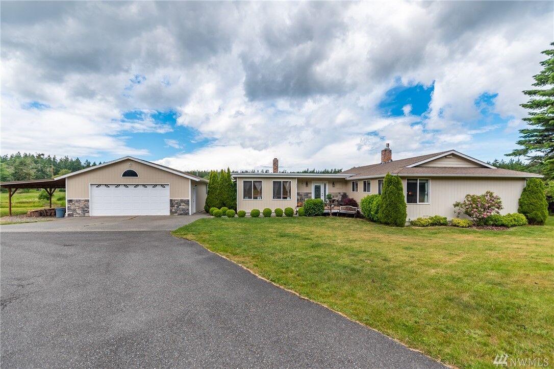 Property Photo: 1839 Wellington Dr WA 98277